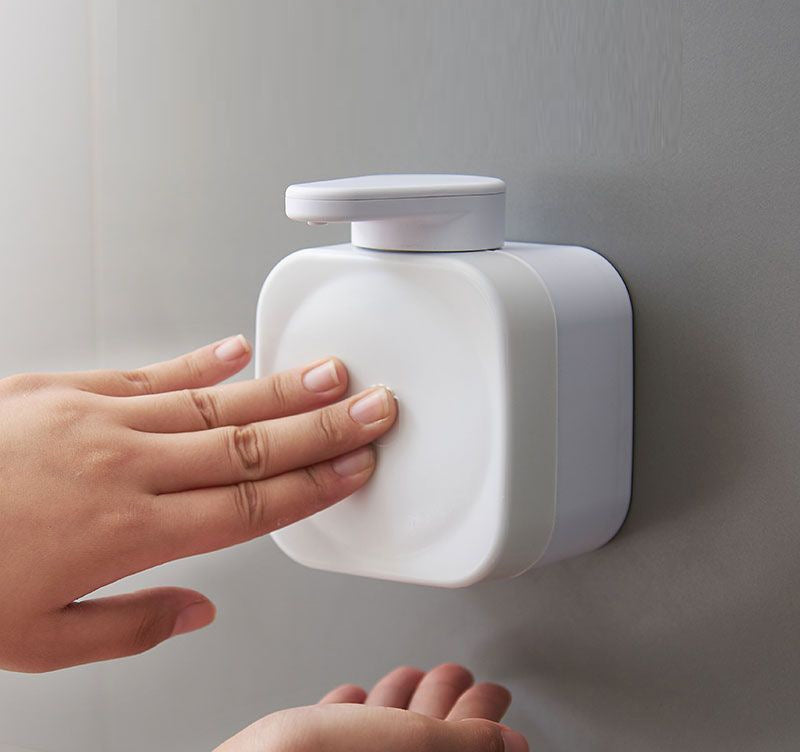 壁掛け式石けん液器瓶押圧式家庭用トイレ浴室シャンプー入浴剤手洗い液分注小瓶