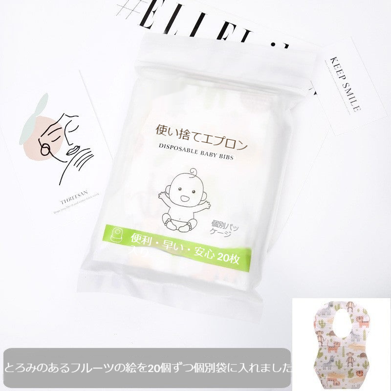 赤ちゃんを囲んで食事をする、唾液タオルを洗って携帯しない防水口